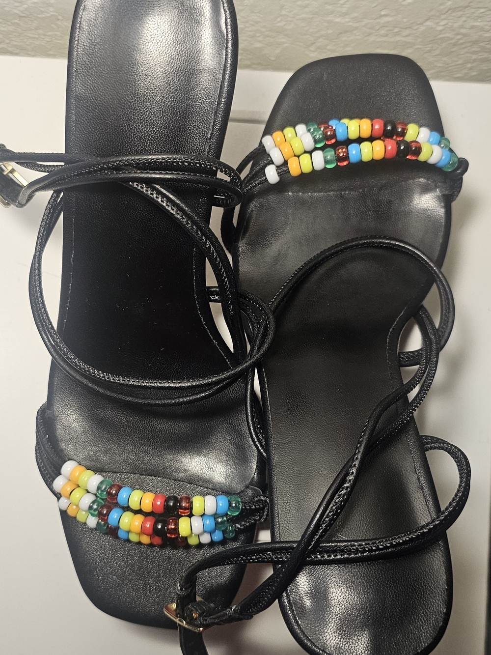 NWT Hunhgaxe Beaded Strappy Heeled Sandals Black Multicolor Accent Size 6.5